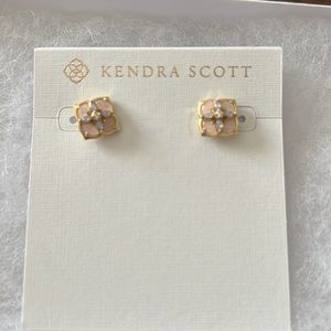 Kendra scott earrings NEW!